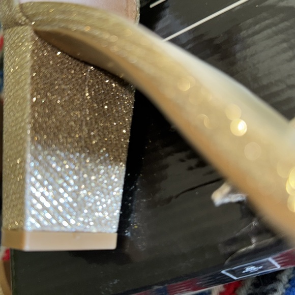 DB Studio Arya gold shoes - Picture 11 of 12